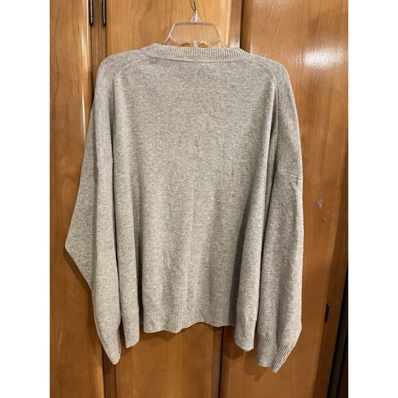 ST. JOHN Luxurious Oversized Gray Mens Sweater XL Wool Bld MSRP $795 NWT - Picture 2 of 9